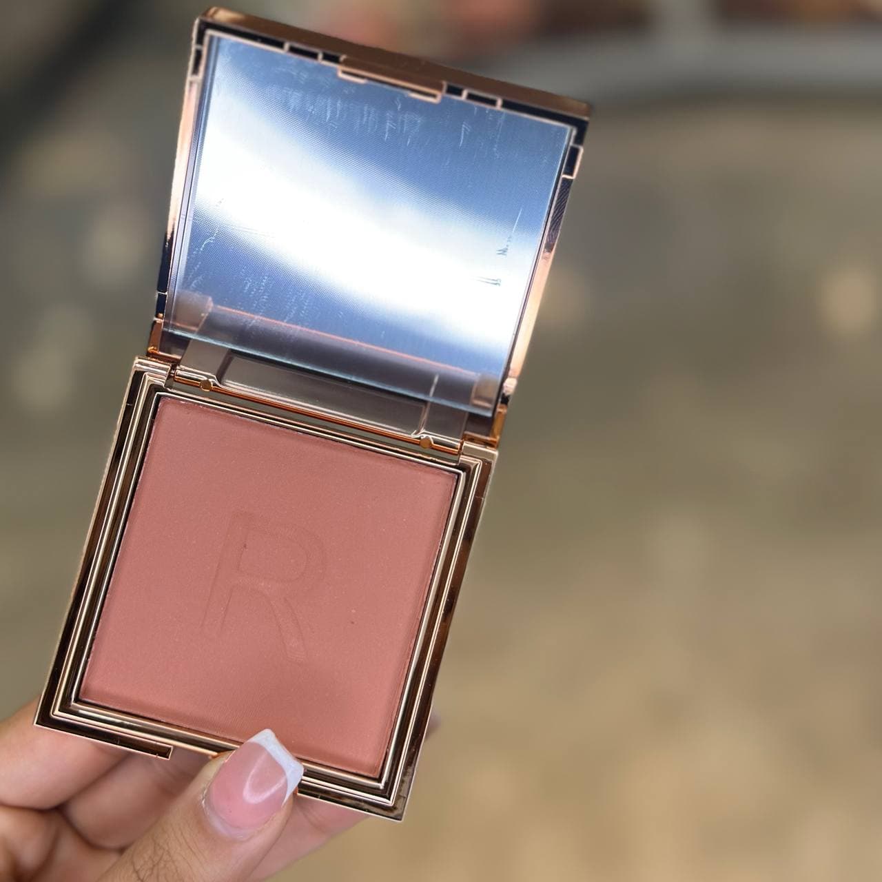 رژگونه پودری رولوشن Revolution مدل Blusher Reloaded کد 506