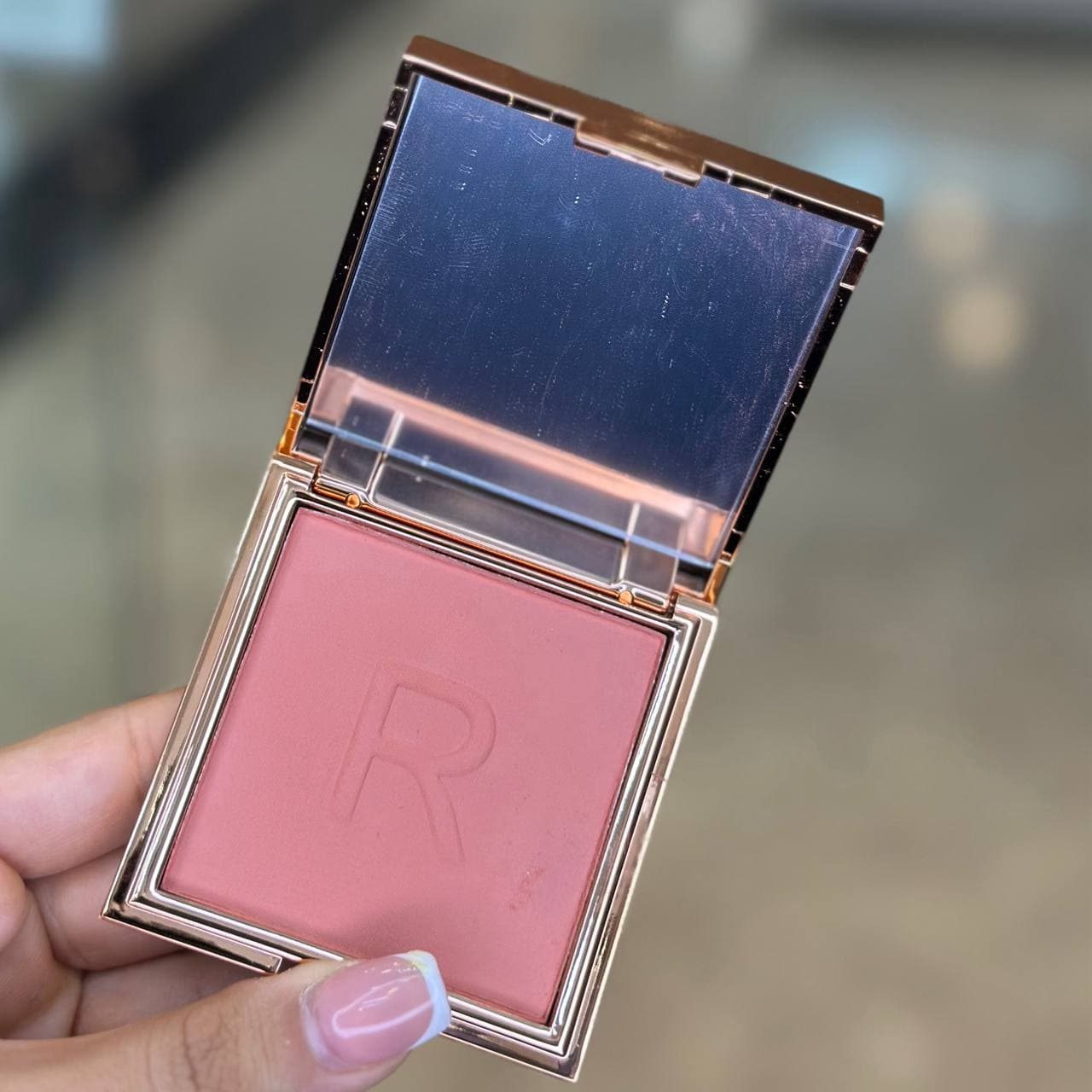 رژگونه پودری رولوشن Revolution مدل Blusher Reloaded کد 505