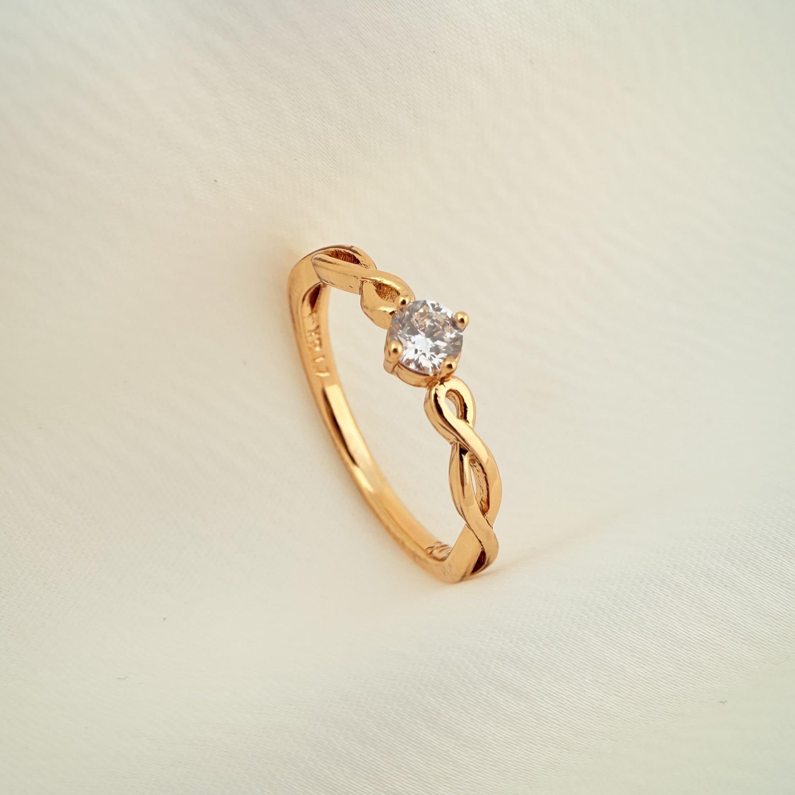 انگشتر تک‌نگین ژوپینگ مدل R00120 — تصویر ۳