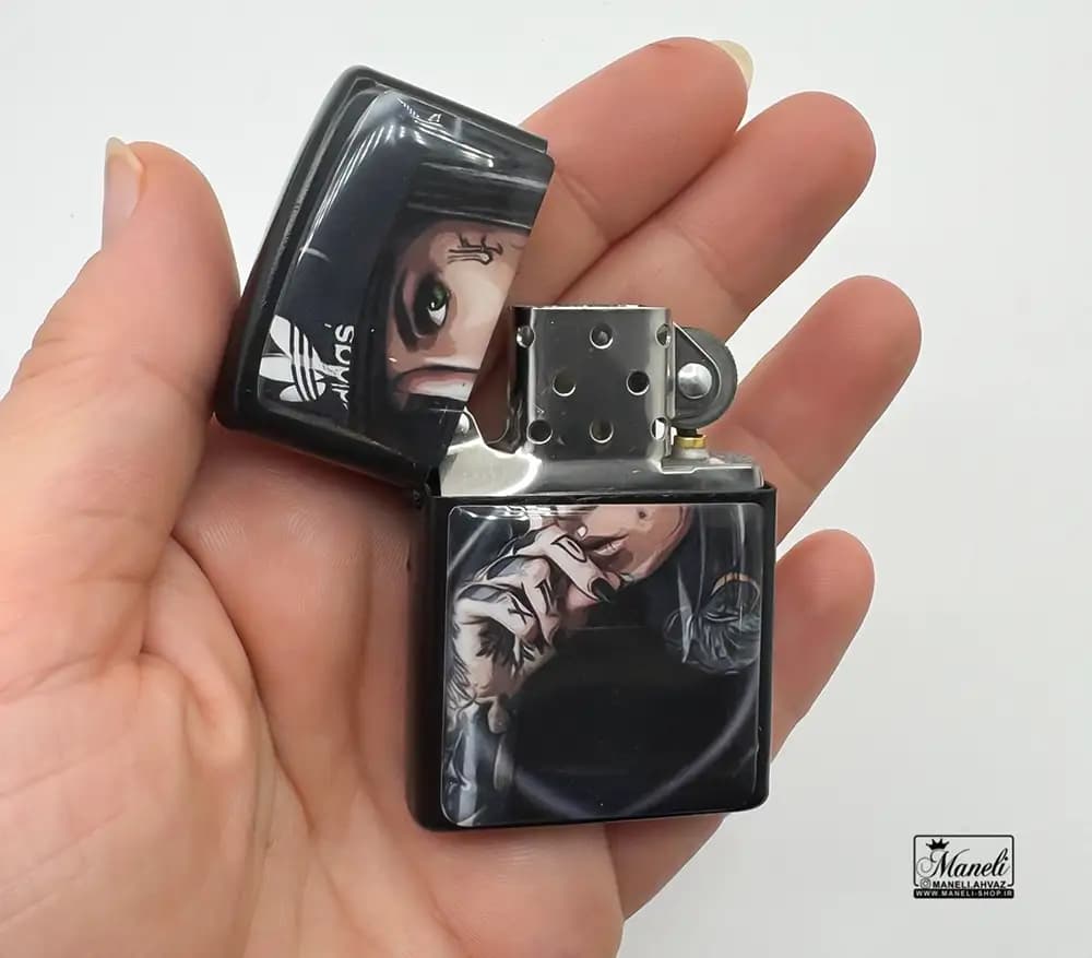 فندک مشکی zippo با طرح نقاشی زن زیبا — تصویر ۵