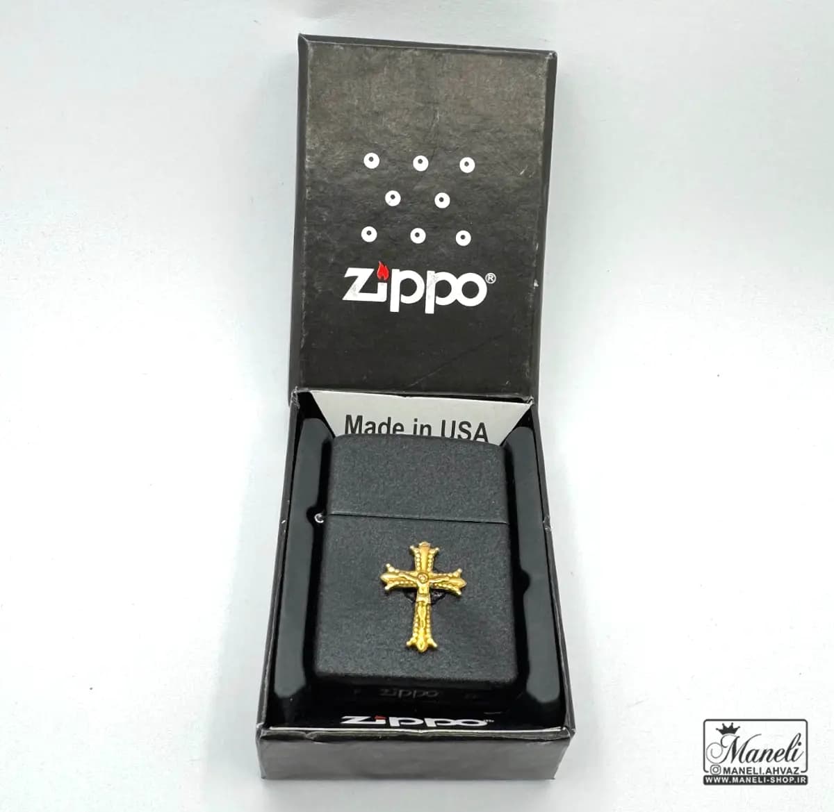 فندک بنزینی ZIPPO مشکی طرح صلیب طلایی — تصویر ۵