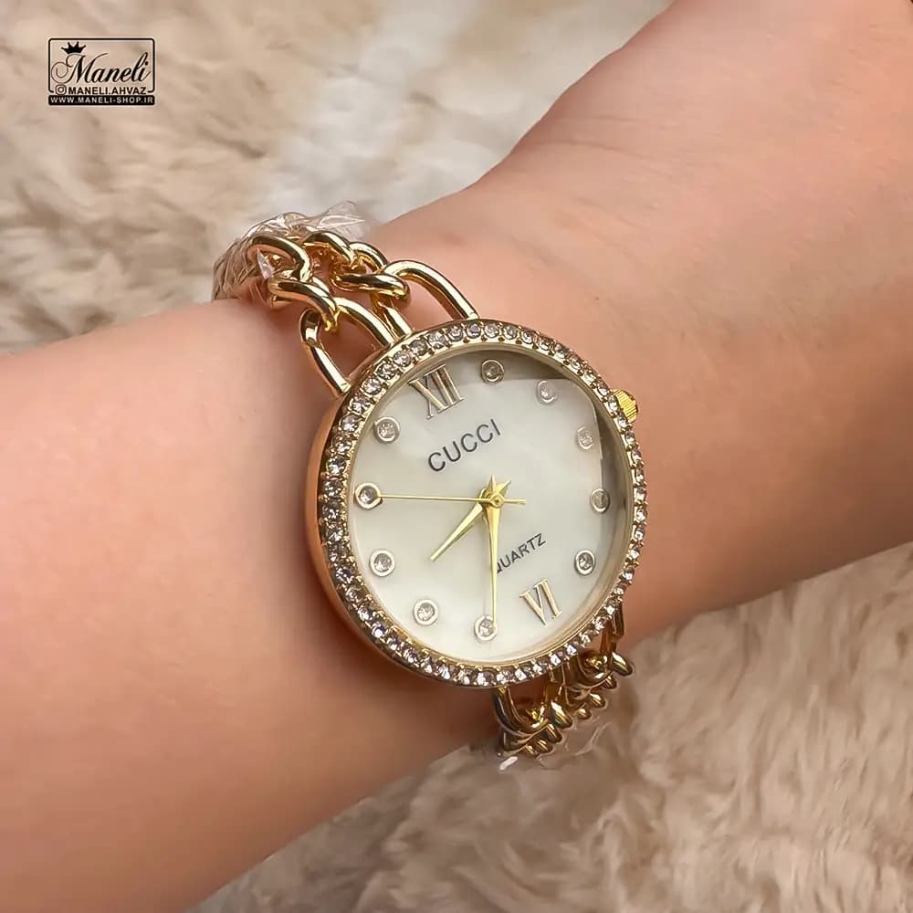 ساعت زنانه طلایی GUCCI با بند کارتیر — تصویر ۳