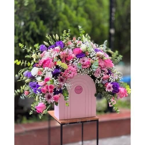گل فروشی اطراف دفتر مرکزی شرکت تاپ من دانشگاه تهران t7586