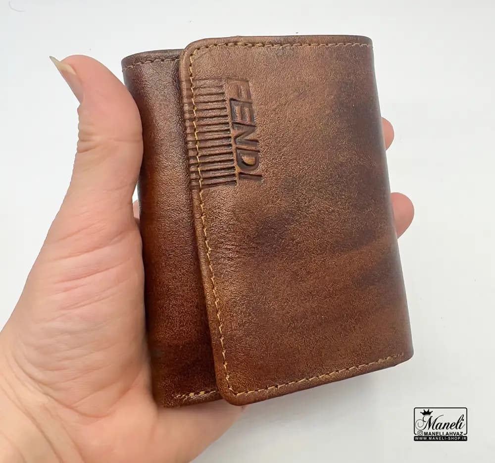 کیف پول دلاری ساده قهوه ای FENDI — تصویر ۲