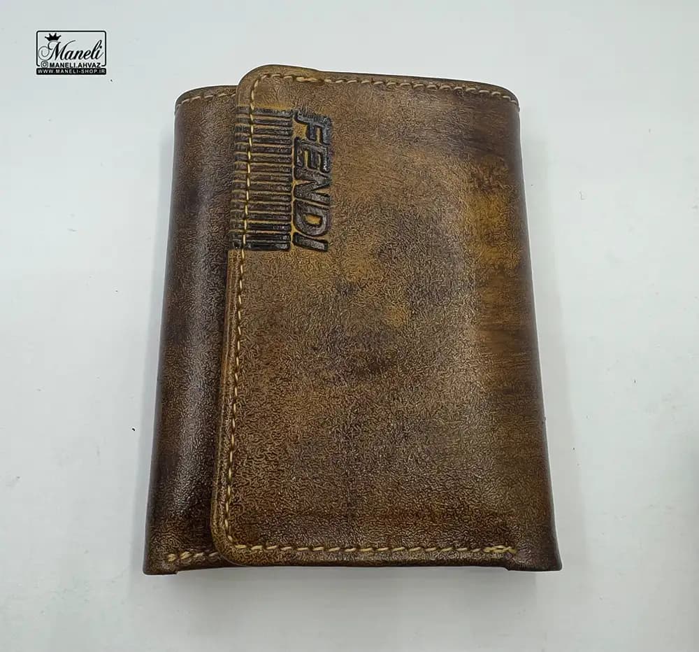 کیف پول دلاری ساده قهوه ای FENDI — تصویر ۴