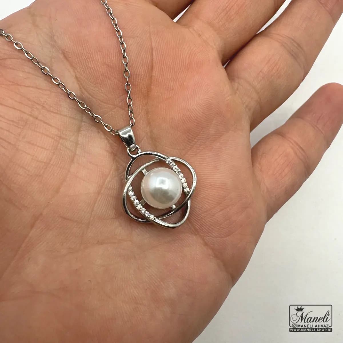 گردنبند نقره ای مرواریدی رنگ ثابت — تصویر ۲