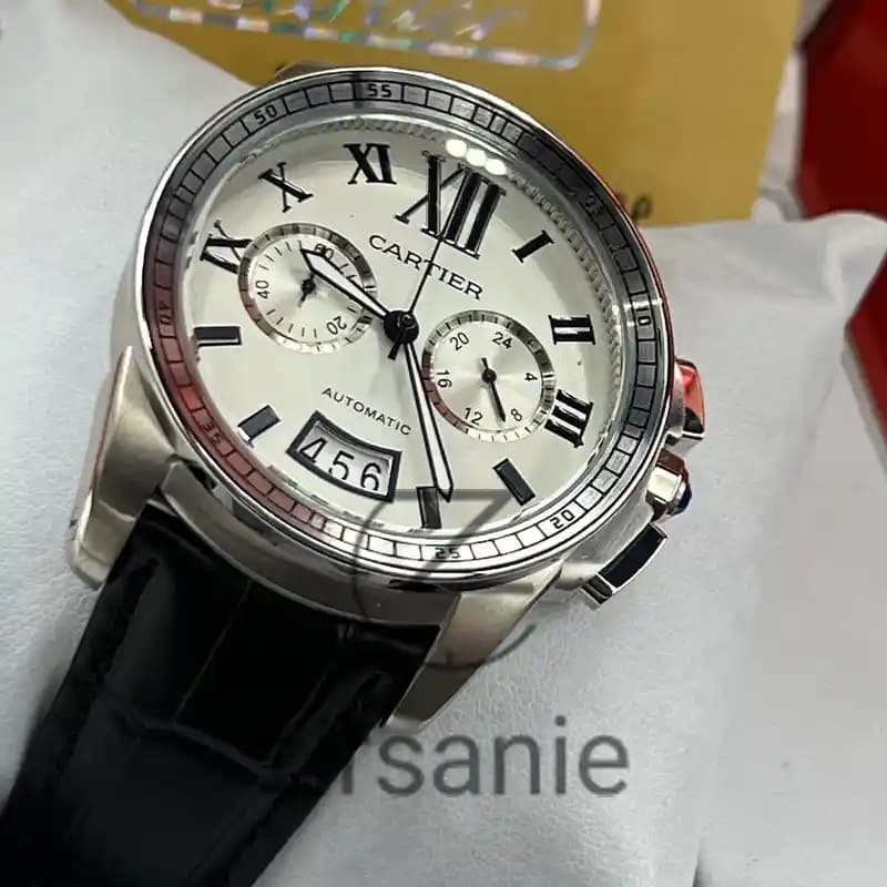 ساعت مچی مردانه کارتیر کالیبر کرنورا سیلور بند چرم Cartier Calibre de Cartier Chronograph Silver Leather Strap — تصویر ۳