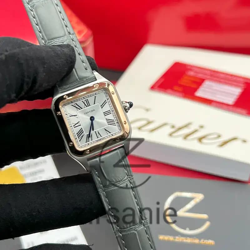 ساعت مچی زنانه کارتیر د سانتوز Cartier de Santos Leather Strap Gray — تصویر ۵