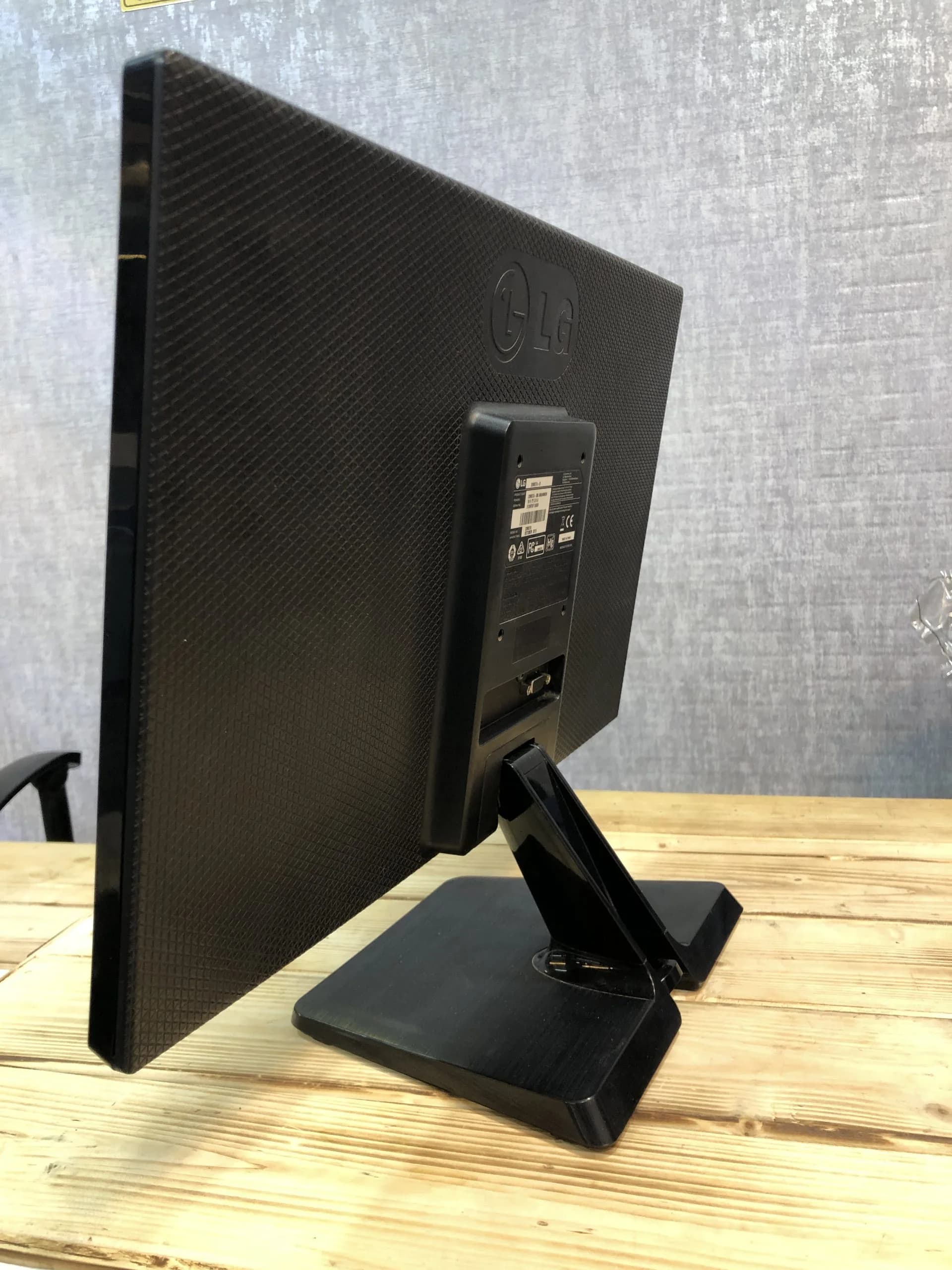 Lg 19 inch 20M37A — تصویر ۲