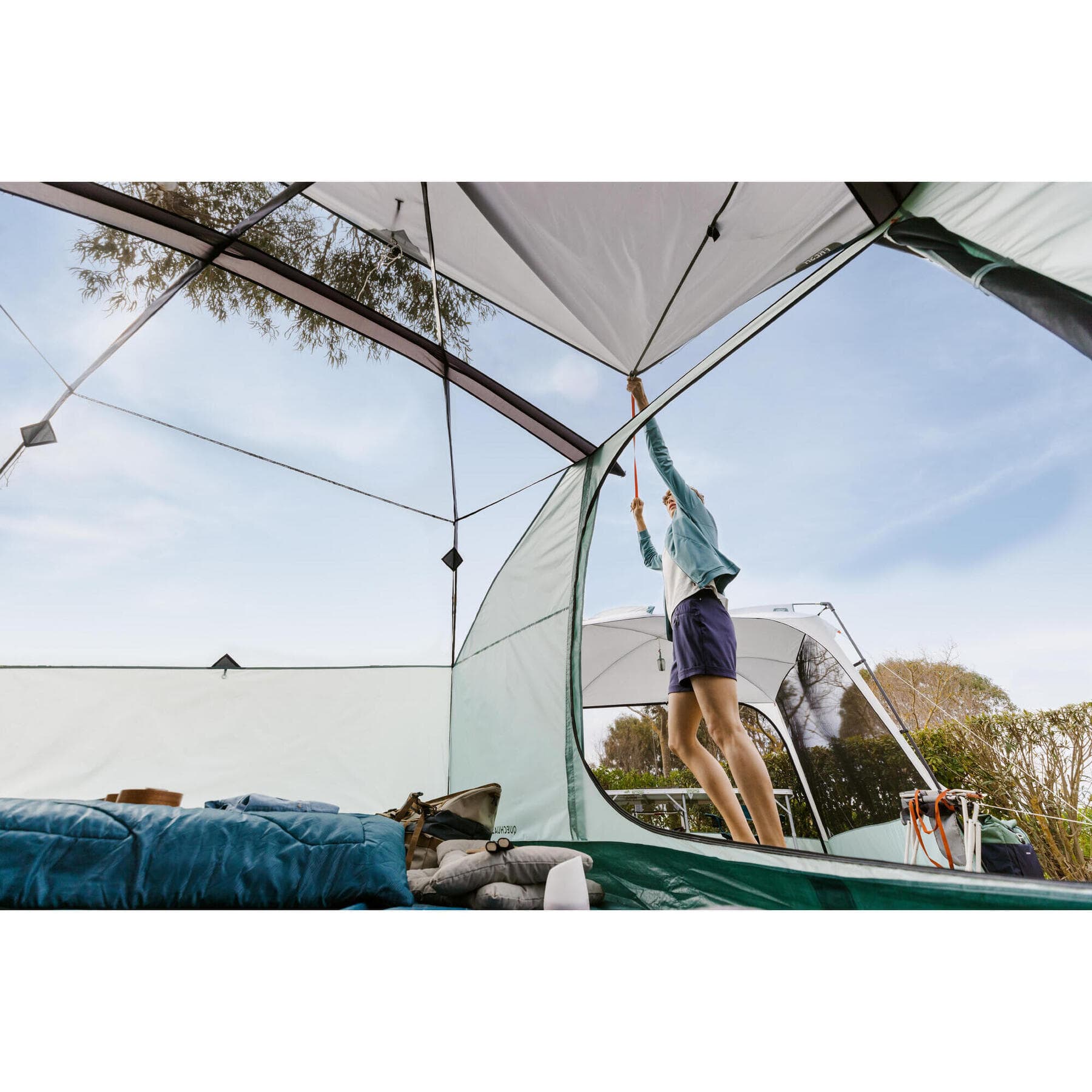 چادر و سایبان کچوا – کنوپی 10 نفره آرپناز Quechua Camping Living Room with poles – 10 Person Canopy – Arpenaz Base Ultrafresh — تصویر ۲