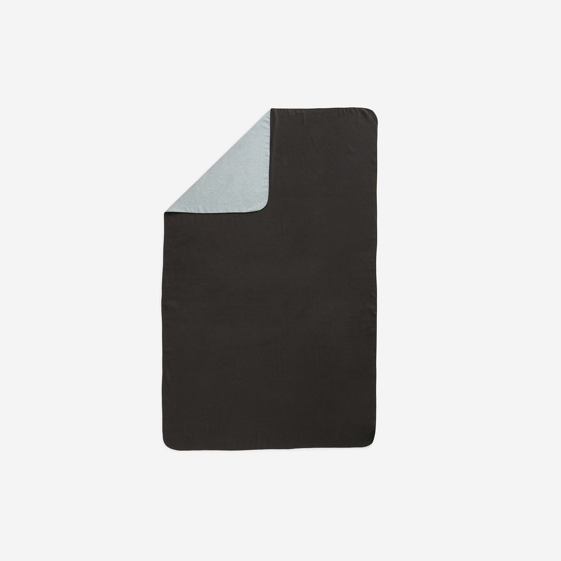 حوله نابایجی مایکروفایبر دکتلون Nabaiji Microfiber Towel – XL Length – Black/Gray striped – 110 × 175 cm — تصویر ۳