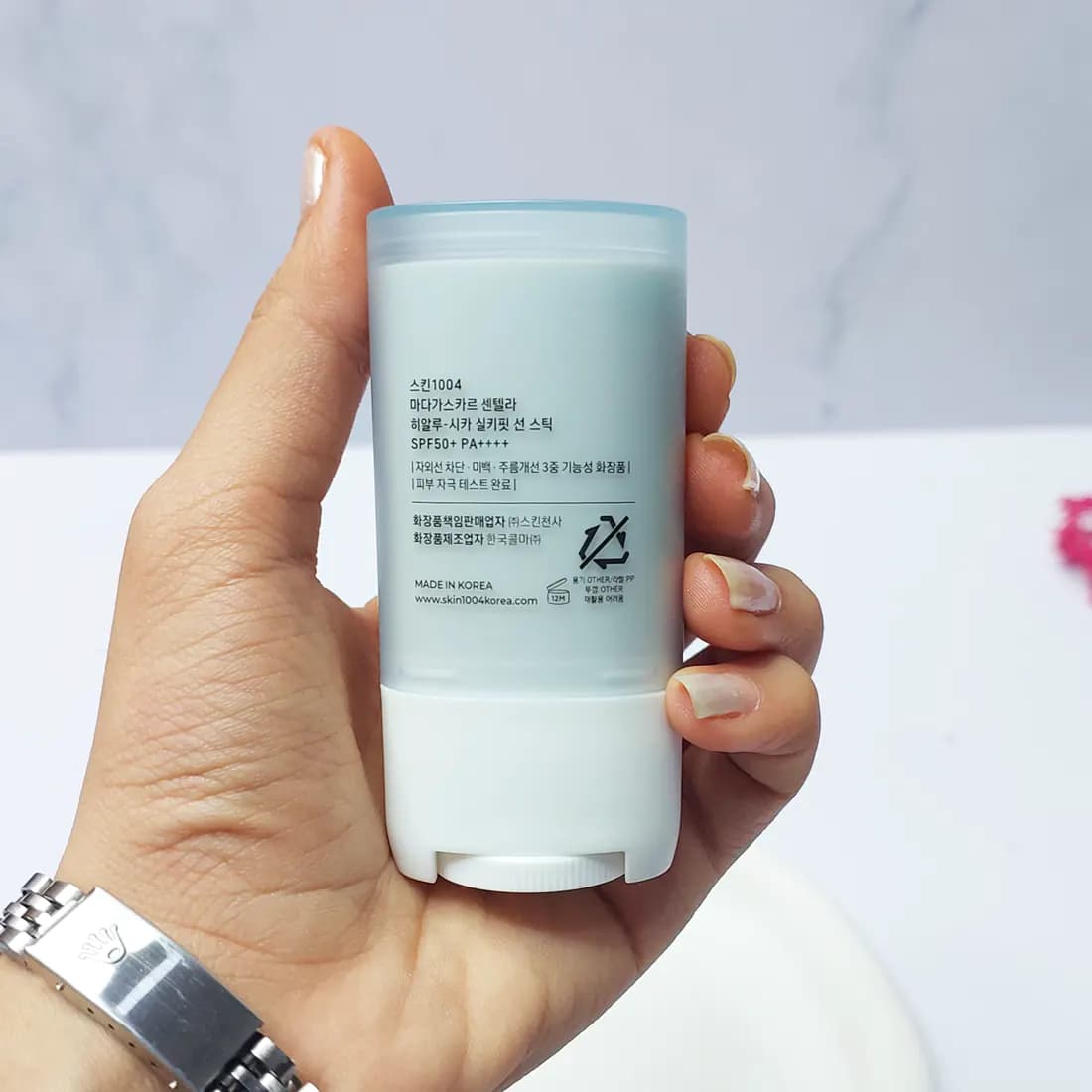 ضد آفتاب استیکی سنتلا اسکین 1004 با SPF50 مدل Hyalu Cica Silky — تصویر ۵