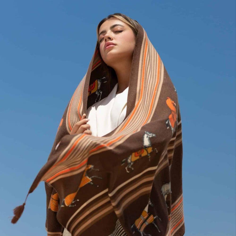 شال موهر پاییزه طرح مینیمال قهوه ای – شیک و گرم