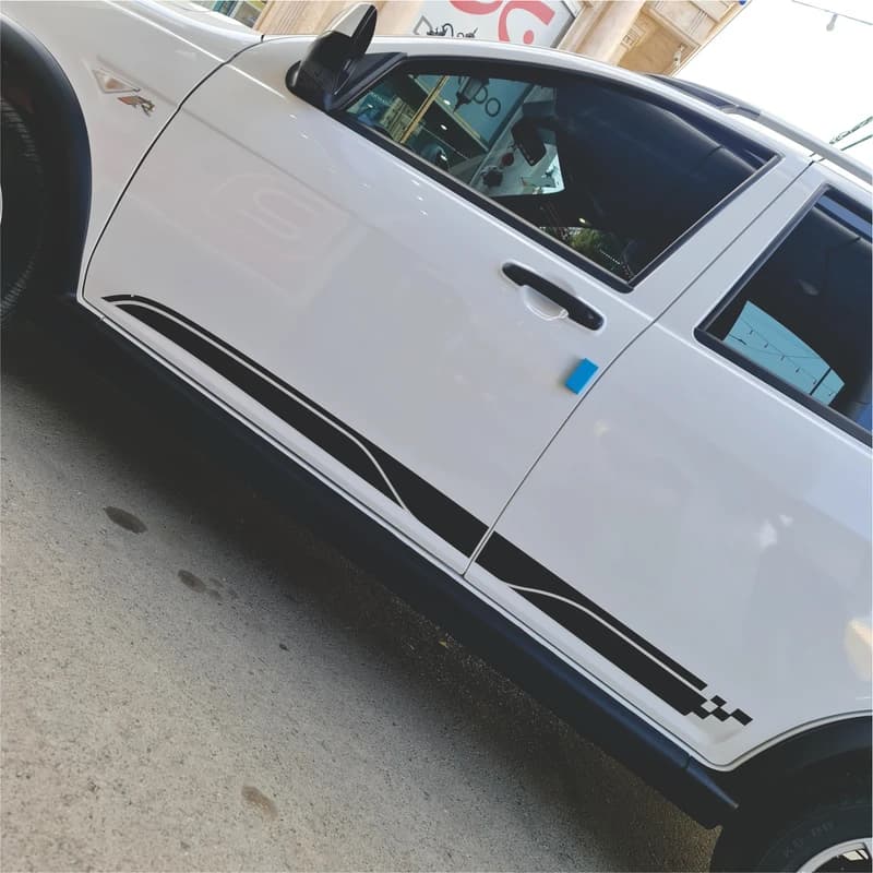برچسب بدنه کوییک آر (R) مدل جدید بدون نوشته کراس مشکی – بسته 2 عددی (شش تیکه) — تصویر ۶