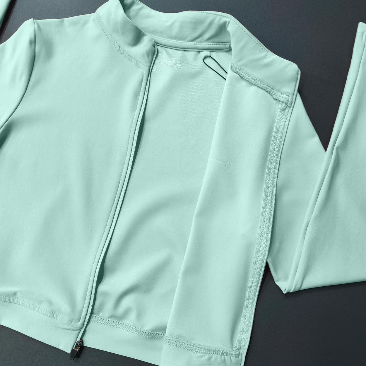 سويشرت کراپ ورزشی زنانه نايکی Nike کد 407040 — تصویر ۴
