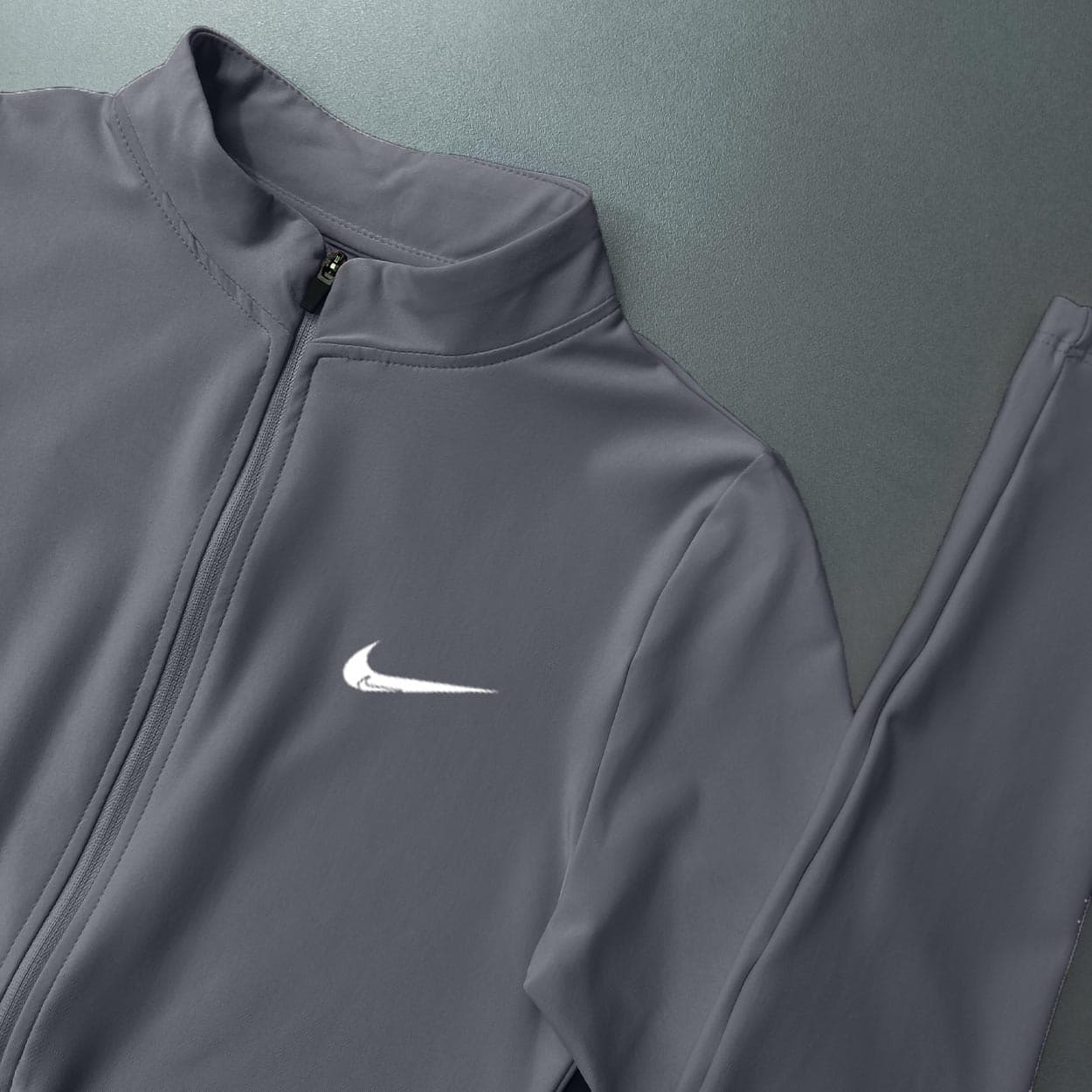 سويشرت کراپ ورزشی زنانه نايکی Nike کد 407036 — تصویر ۴