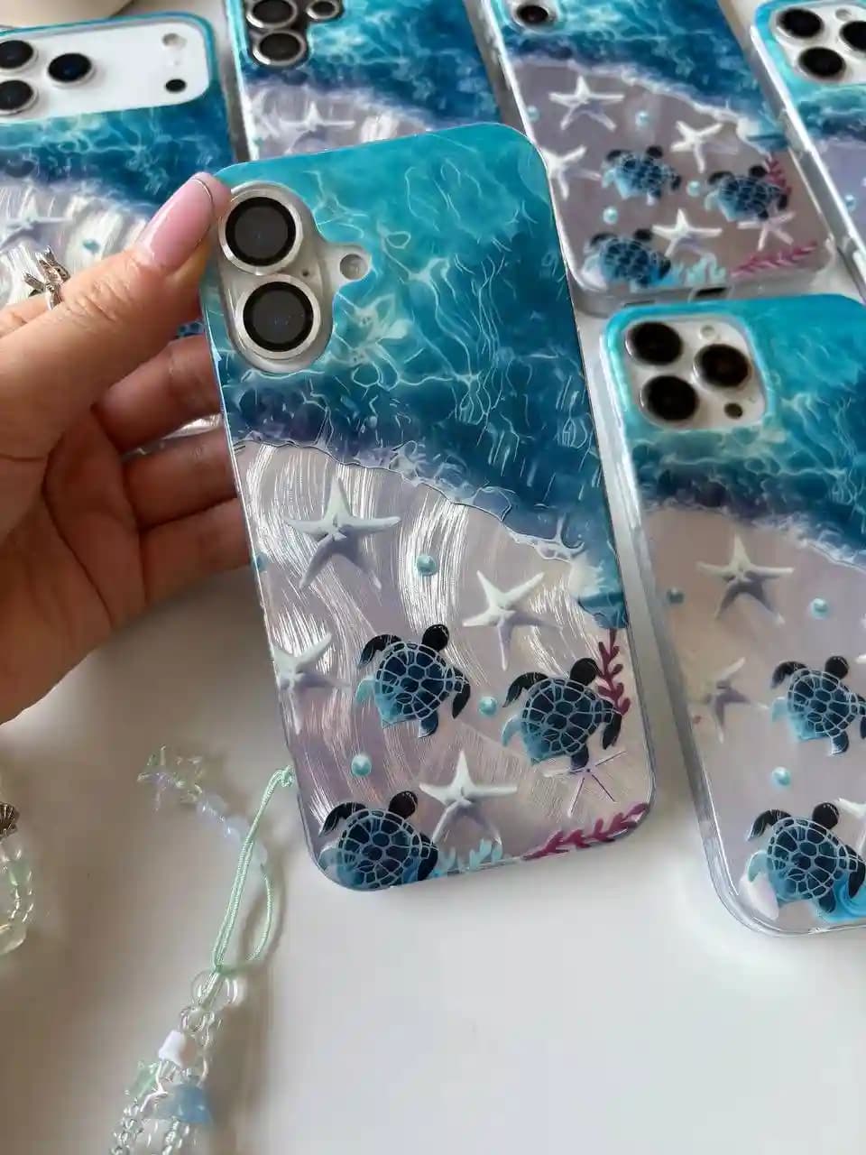 قاب موج دریا و لاک پشت ( بدون آویز ) Iphone 16 pro — تصویر ۳