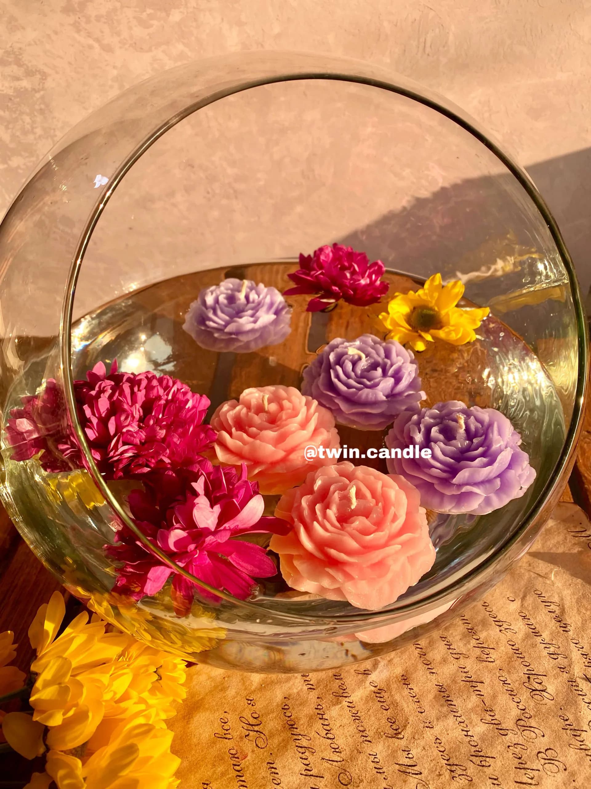 شمع روآبی گل آلاله — تصویر ۲