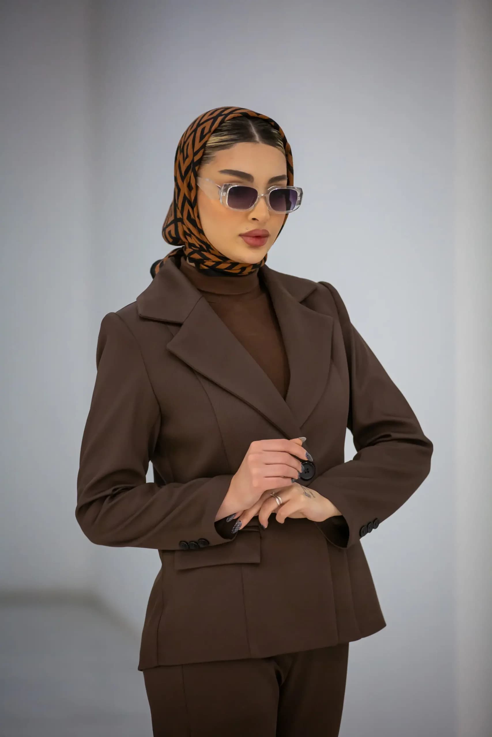 مانتو کت زنانه بلدینگ یقه E دو دکمه — تصویر ۵