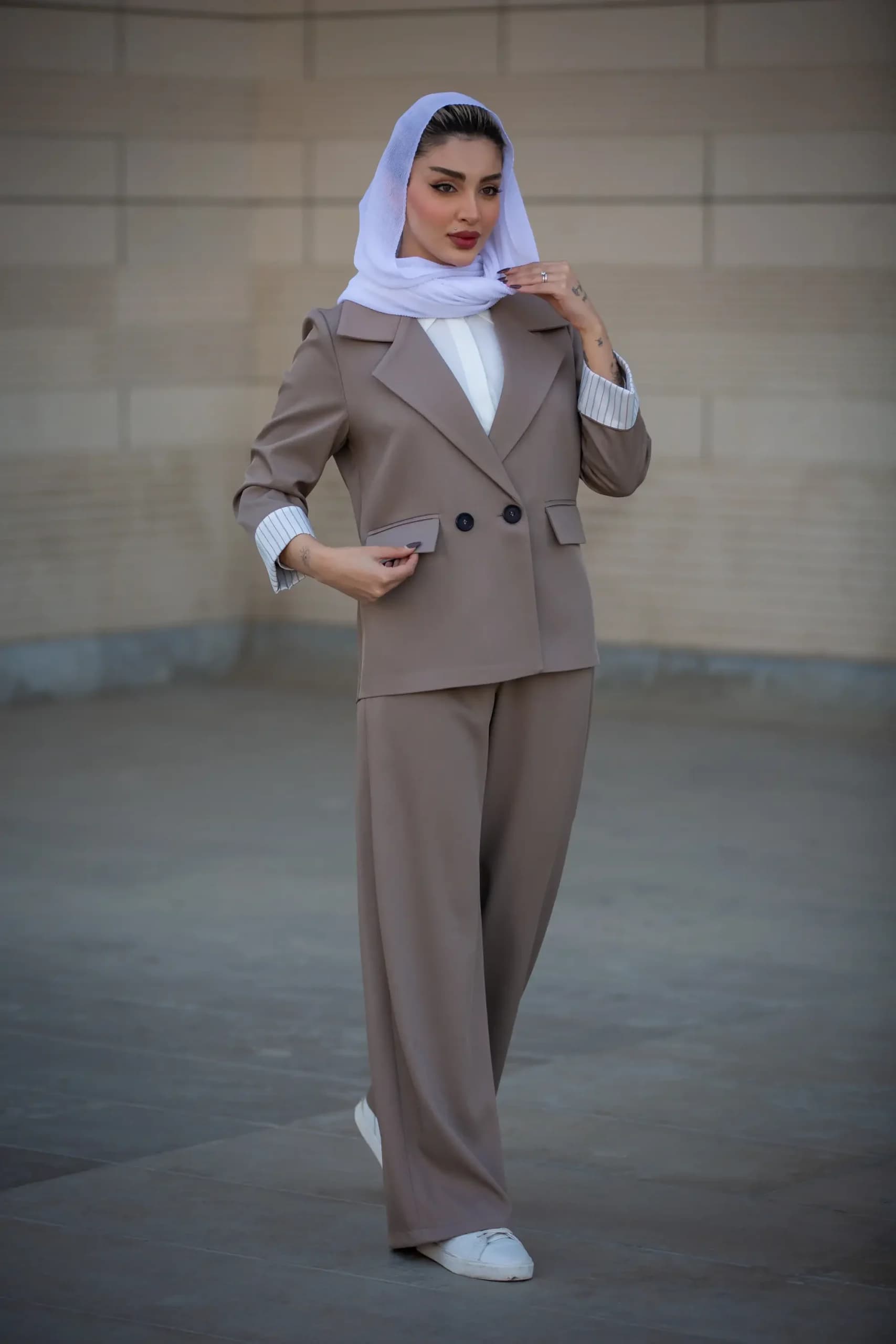 شلوار زنانه پرادا نقاب کج — تصویر ۸