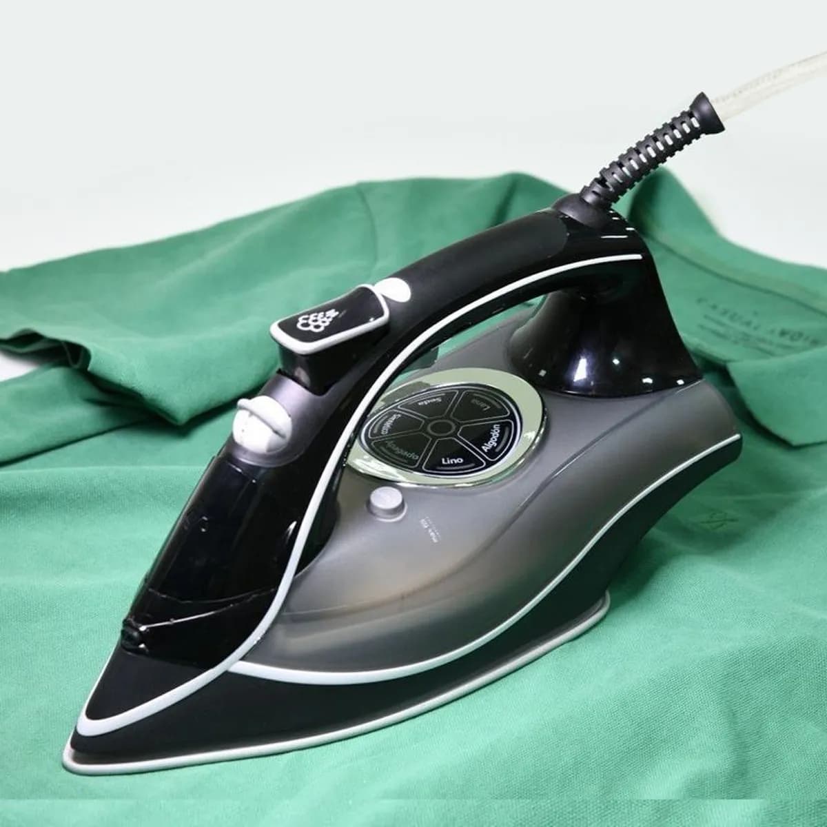 اتو بخار نانیوا مدل NI-2350D