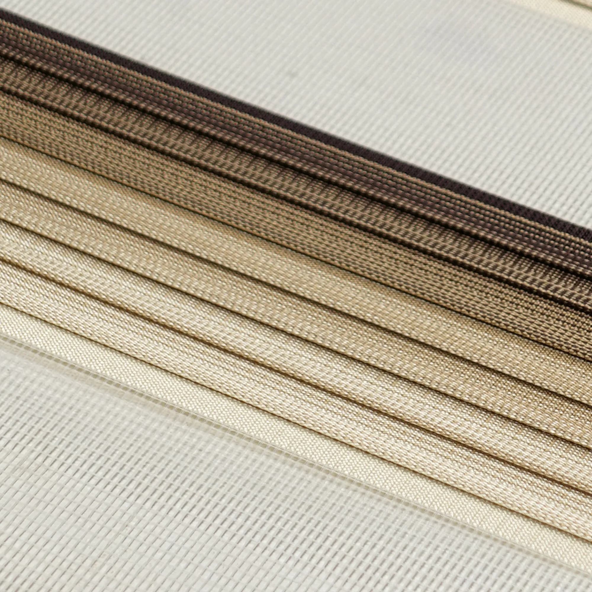 پرده زبرا پلیسه ساده کرم قهوه ای — تصویر ۲