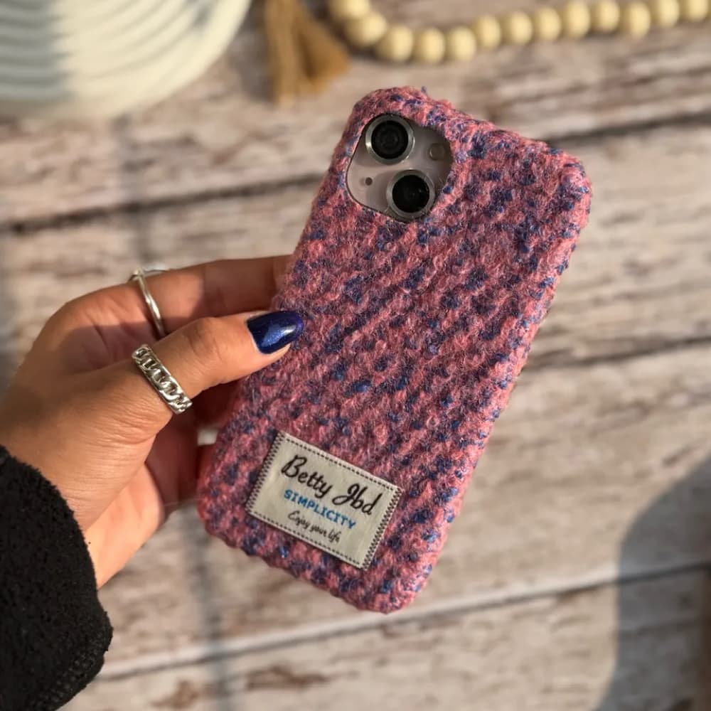 کاور wooly charm صورتی آیفون 13 — تصویر ۲