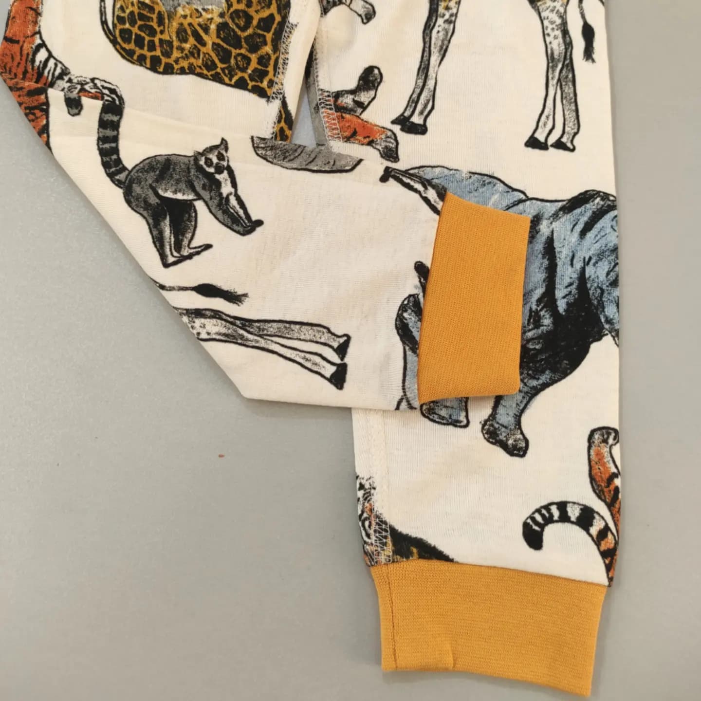 شلوار راحتی حیوانات h&m — تصویر ۳