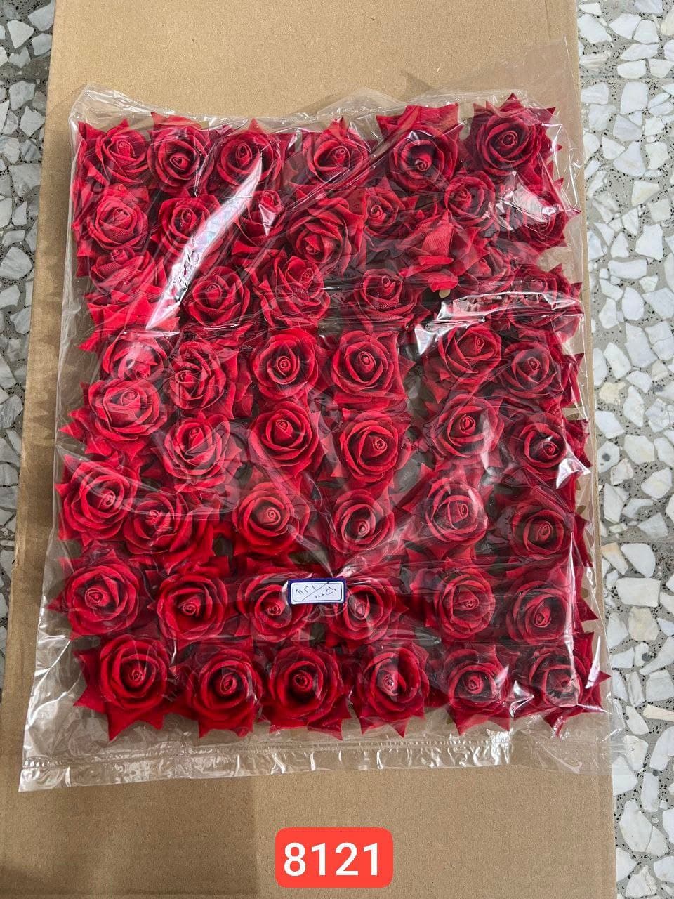 سرگل رز مخمل قرمز کوچک ( پک 42 تایی ) — تصویر ۳