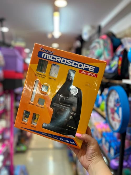 میکروسکوپ با زوم 300 برابر