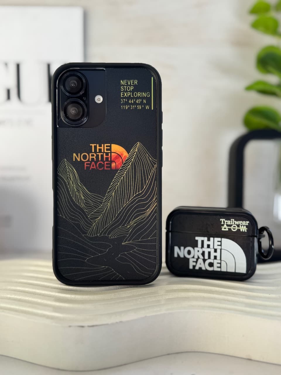 قاب گوشی North Face گلدن ادیشن آیفون