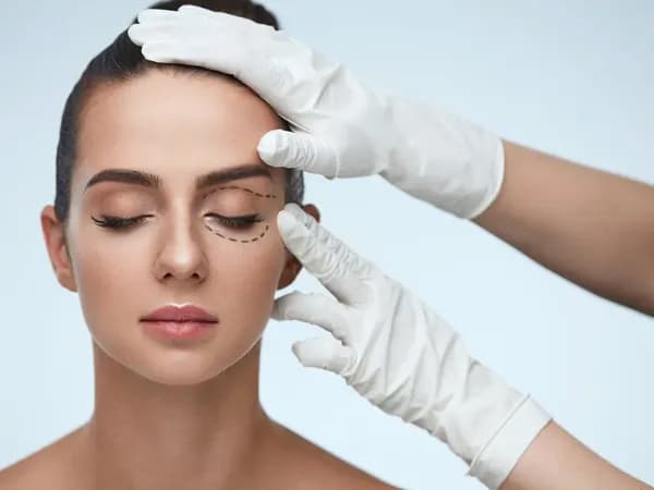 پوستر دیواری کلینیک جراحی زیبایی صورت — تصویر ۳