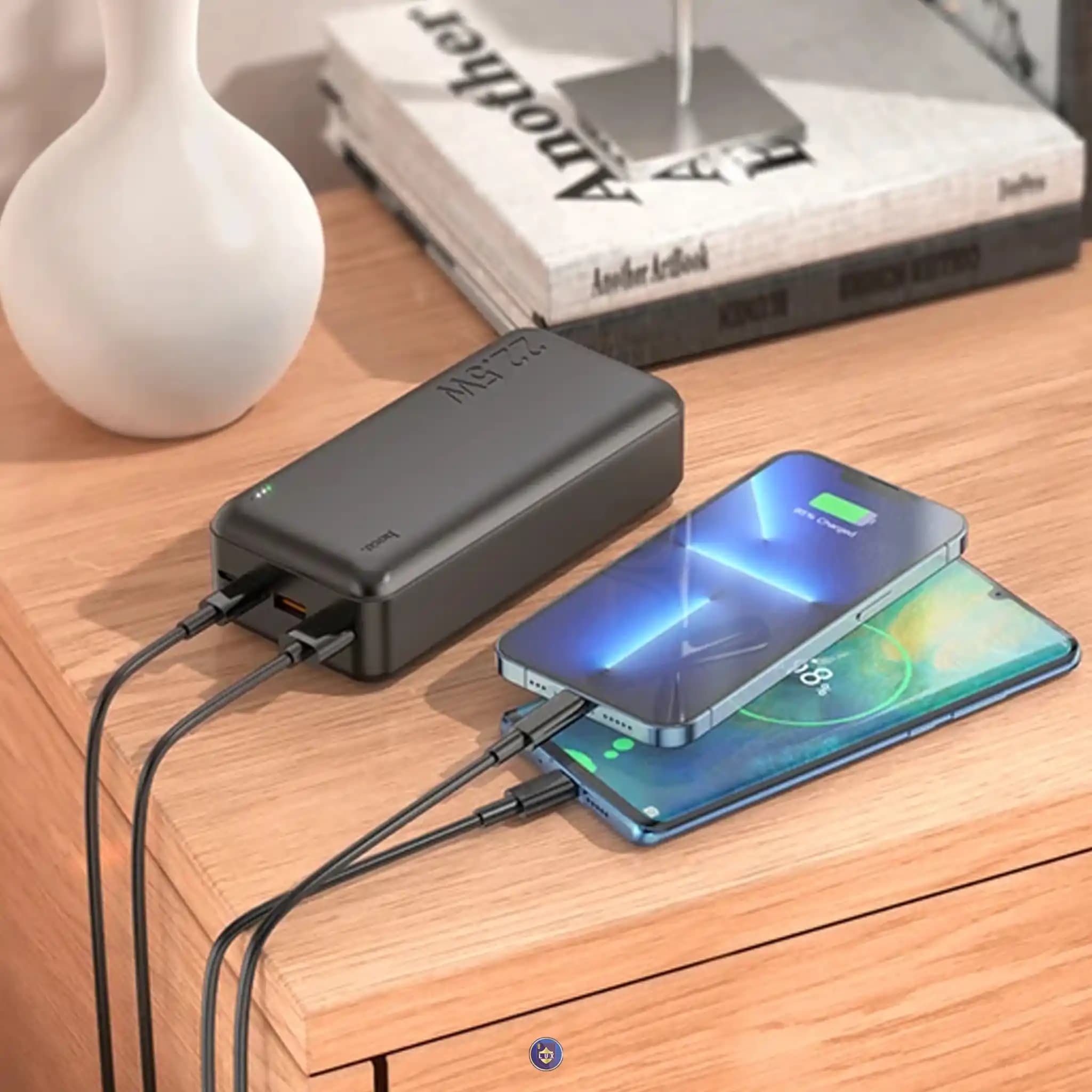 پاوربانک هوکو 22.5W مدل J101B ظرفیت 30000 میلی آمپر ساعت — تصویر ۲