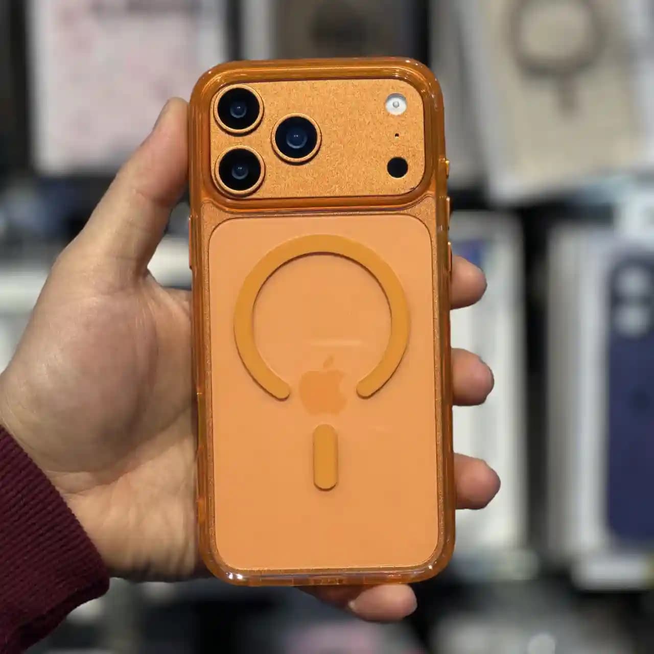 قاب شفاف مگ سیف فریم نارنجی مدل برای IPHONE 17 Promax — تصویر ۲