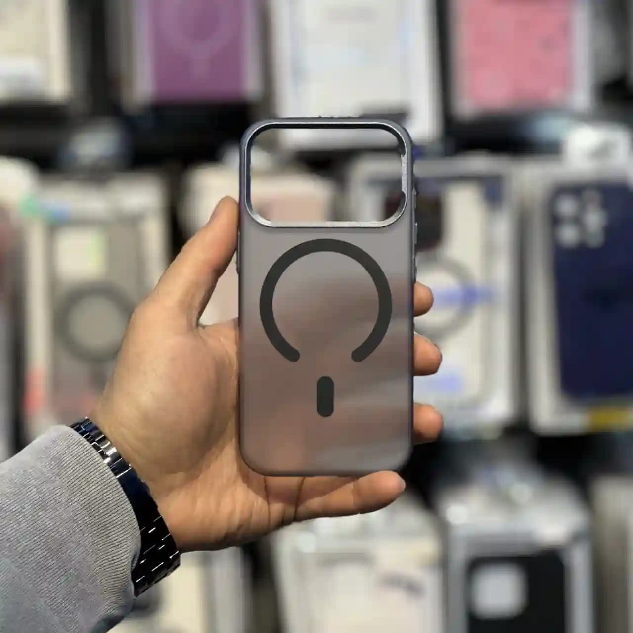 قاب پشت مات رینگ فلزی مدل magic برای IPHONE 17 Pro — تصویر ۲