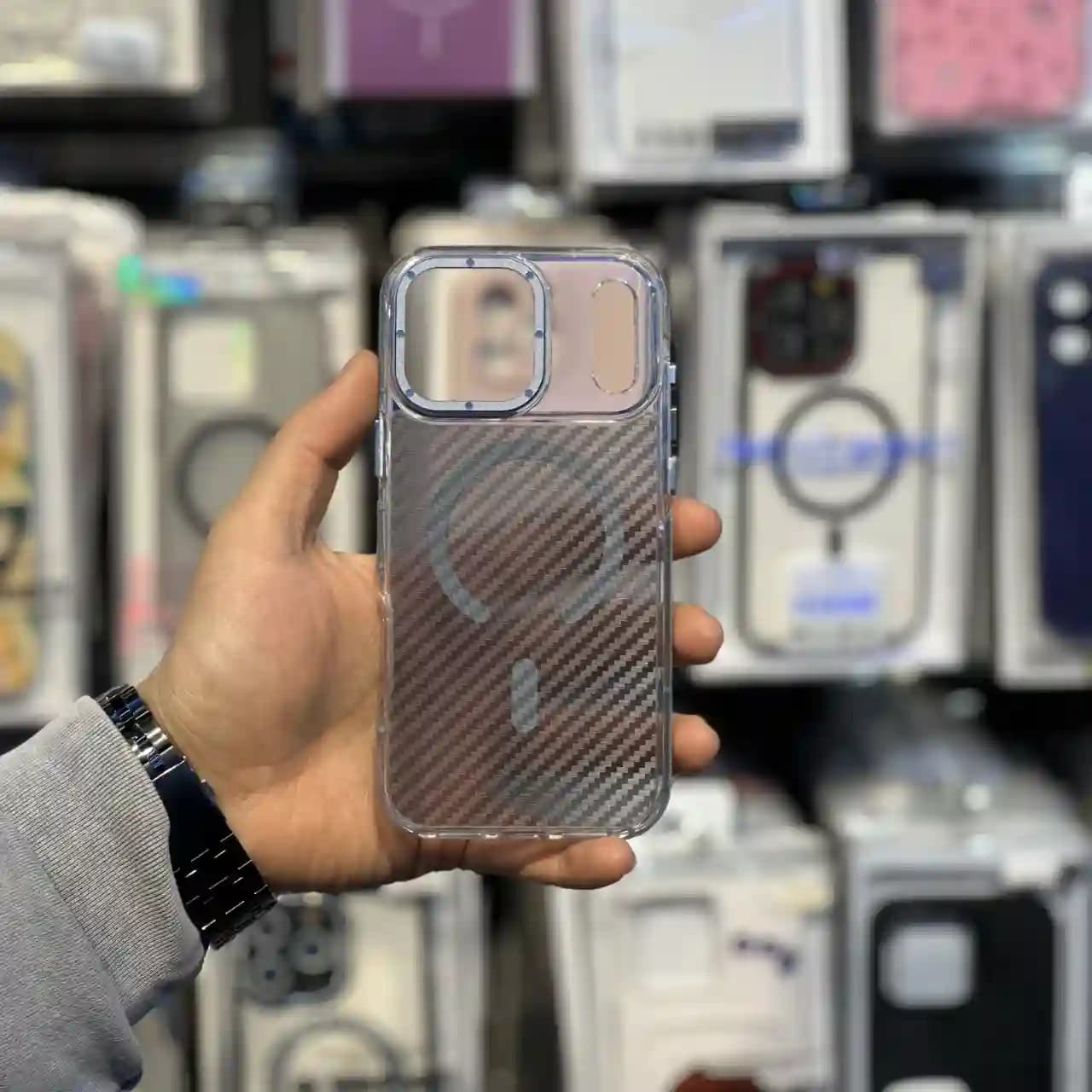 قاب پشت کربنی با مگ سیف مدل carbon برای IPHONE 17 Promax — تصویر ۲
