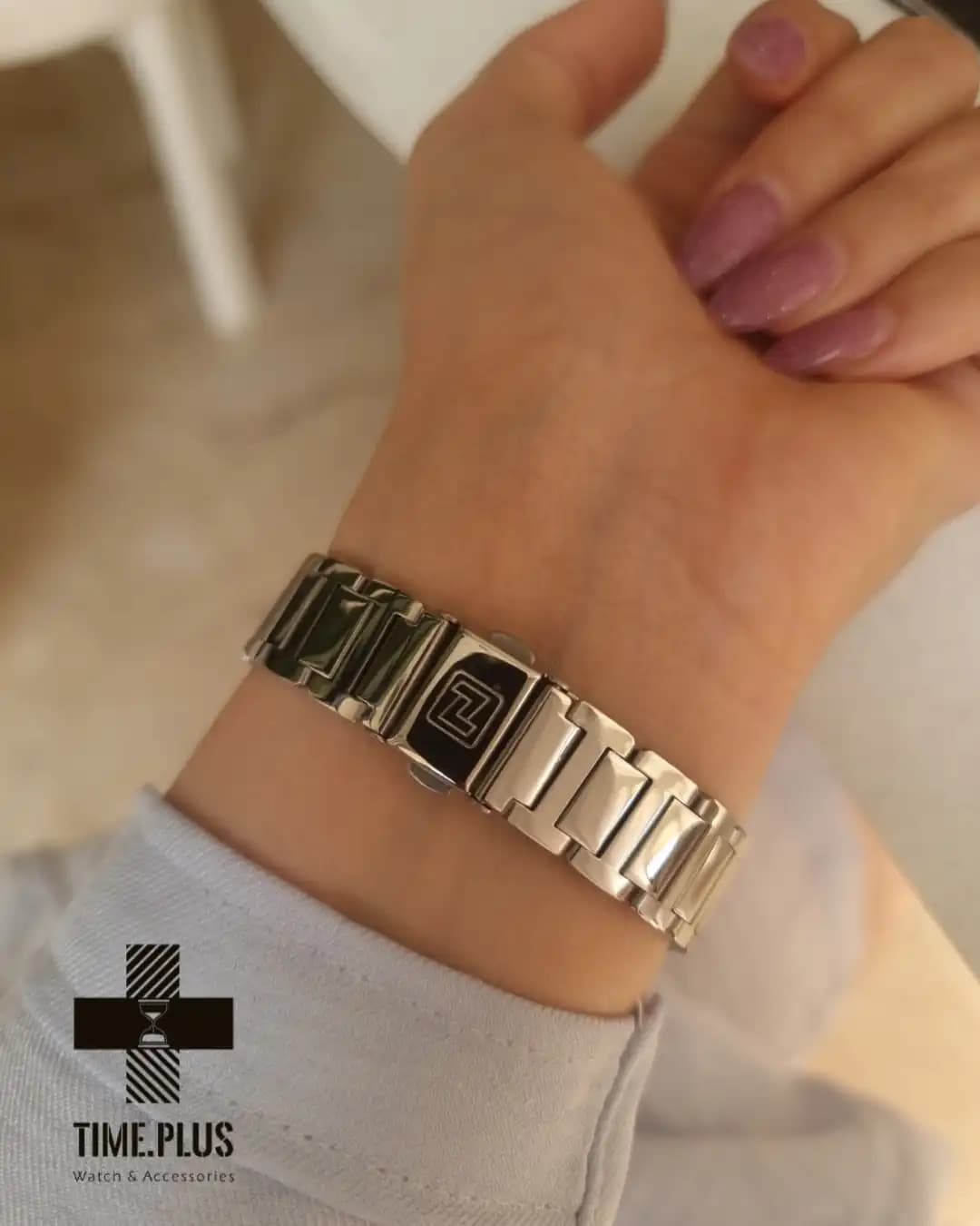 ساعت نیوی فورس زنانه نقره ای اورجینال مدل NF5042 — تصویر ۶