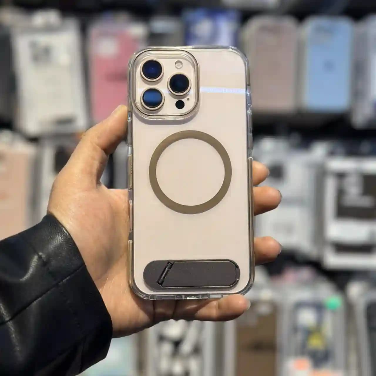 قاب شفاف مگ سیف استند دار رنگی مدل Stand MagSafe برای IPHONE 16 Promax — تصویر ۲