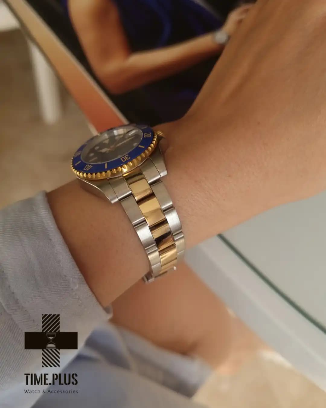 ساعت رولکس Submariner نقره ای و طلایی صفحه سرمه ای — تصویر ۵