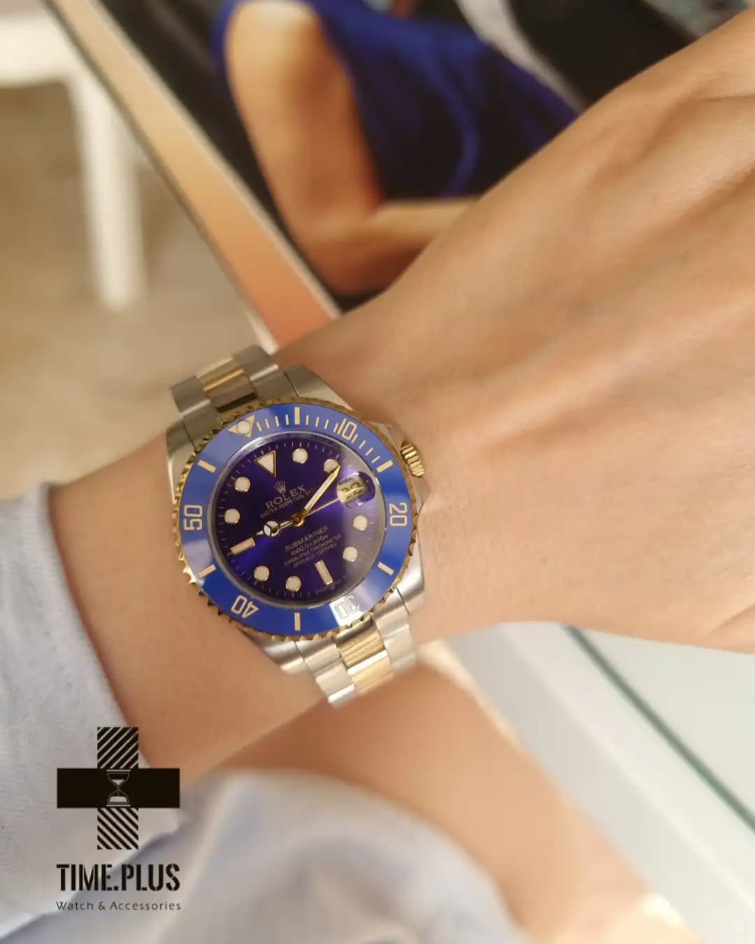 ساعت رولکس Submariner نقره ای و طلایی صفحه سرمه ای — تصویر ۲