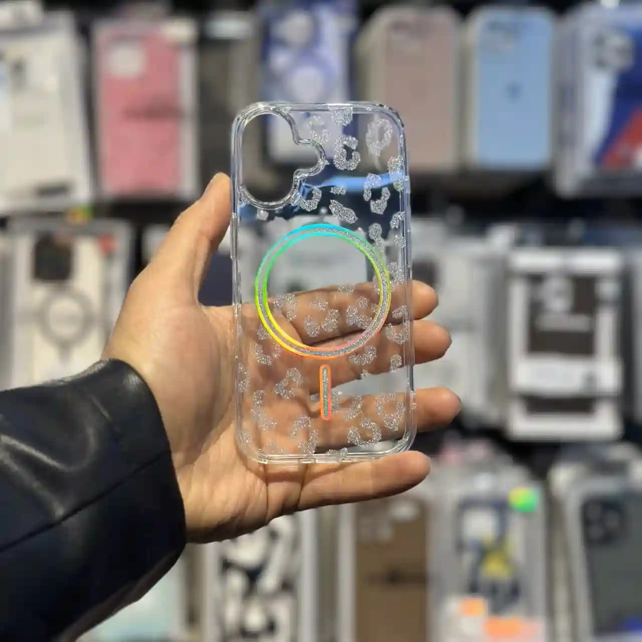 قاب پلنگی شفاف شاین دار مدل Shiny transparent leopard برای IPHONE 16 — تصویر ۲