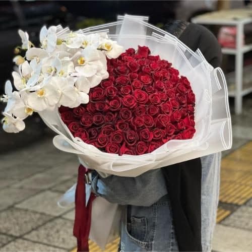 گل و هدیه برای مسئول وصول مطالبات pe440