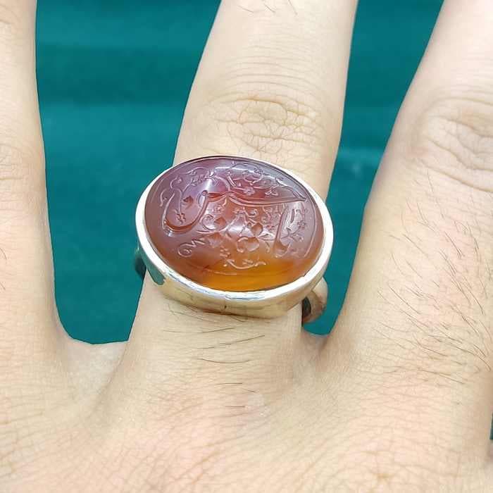 انگشتر عقیق یمنی سرخ مردانه طرح صفوی با حکاکی هنری (گود) یا حسین کد{10608} — تصویر ۶