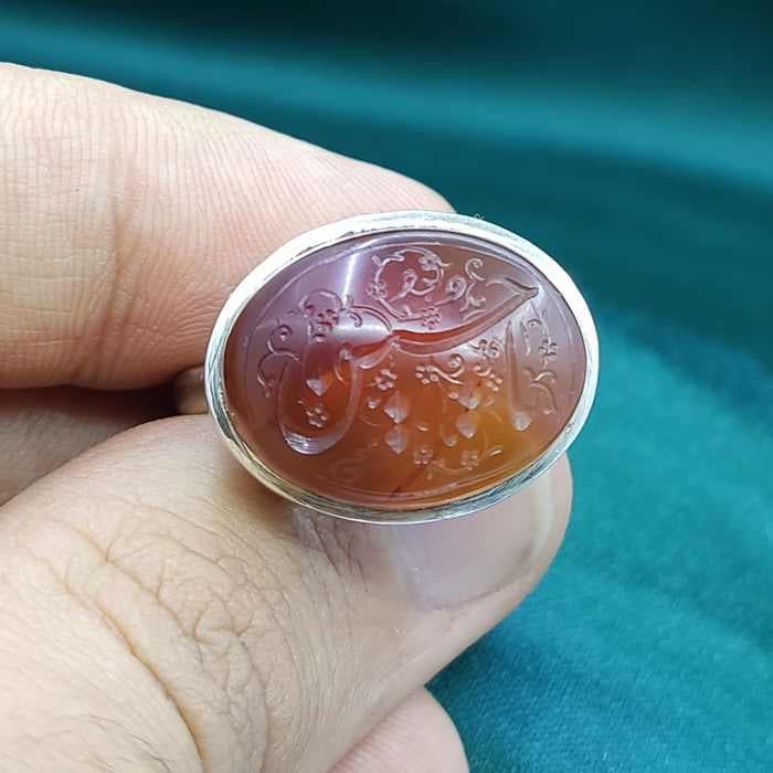 انگشتر عقیق یمنی سرخ مردانه طرح صفوی با حکاکی هنری (گود) یا حسین کد{10608} — تصویر ۵