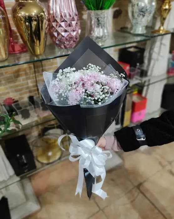 دسته گل مینیمال یک طرفه قیفی طرح افرا