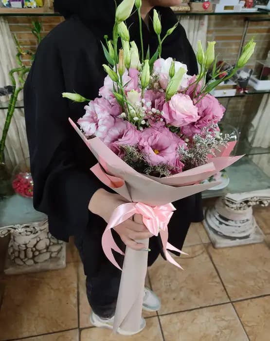دسته گل گرد لیسیانتوس طرح نگار
