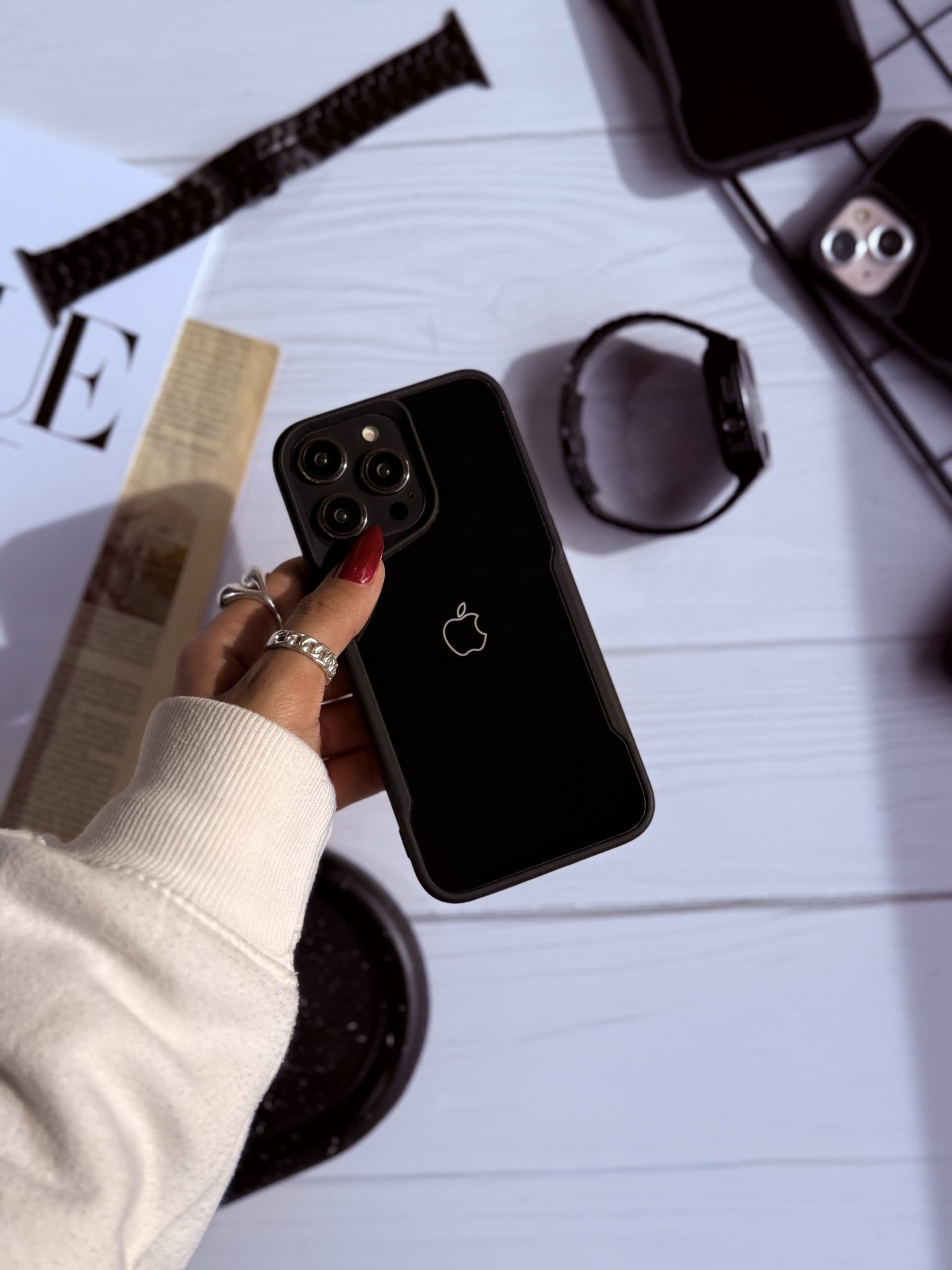 قاب Apple Glossy Black برای آیفون — تصویر ۳