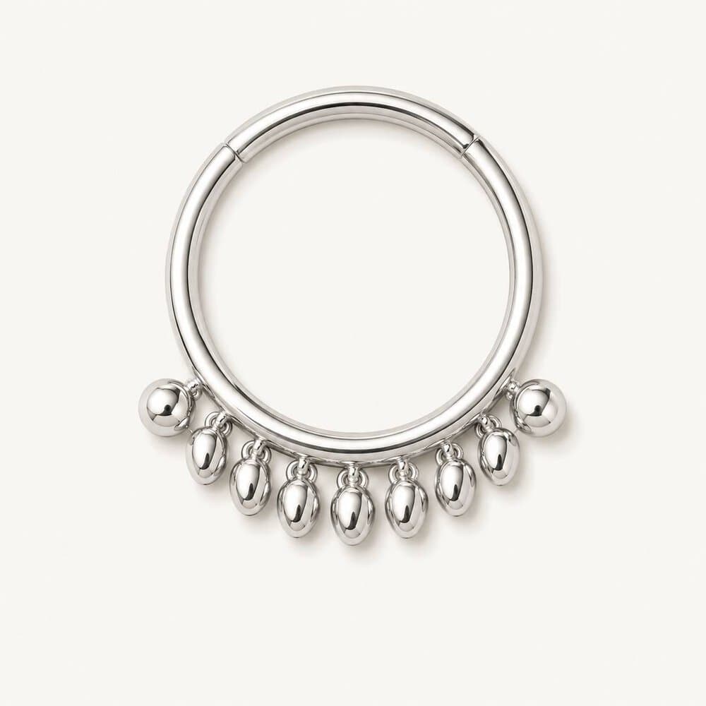پیرسینگ سپتوم حلقه‌ای نقره‌ای مدل آویزدار توپی — تصویر ۳