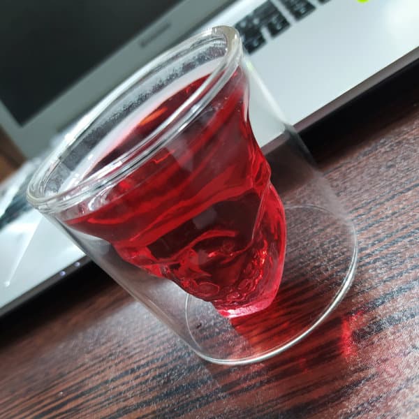 شات دوجداره شفاف طرح جمجمه — تصویر ۳