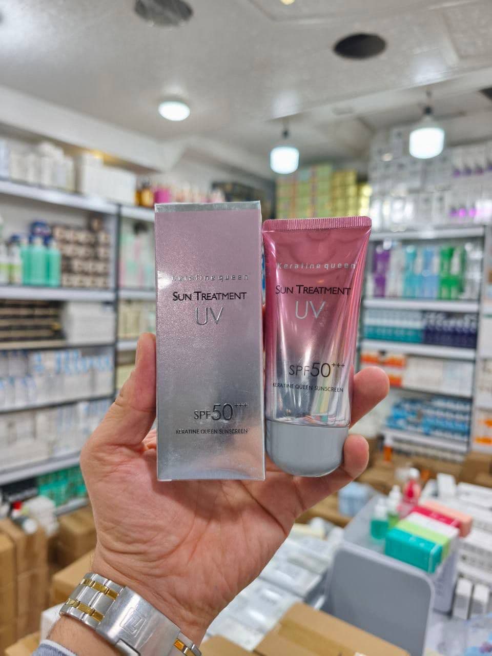 ضد آفتاب بی رنگ کراتین کوئین مدل UV SPF50 — تصویر ۲
